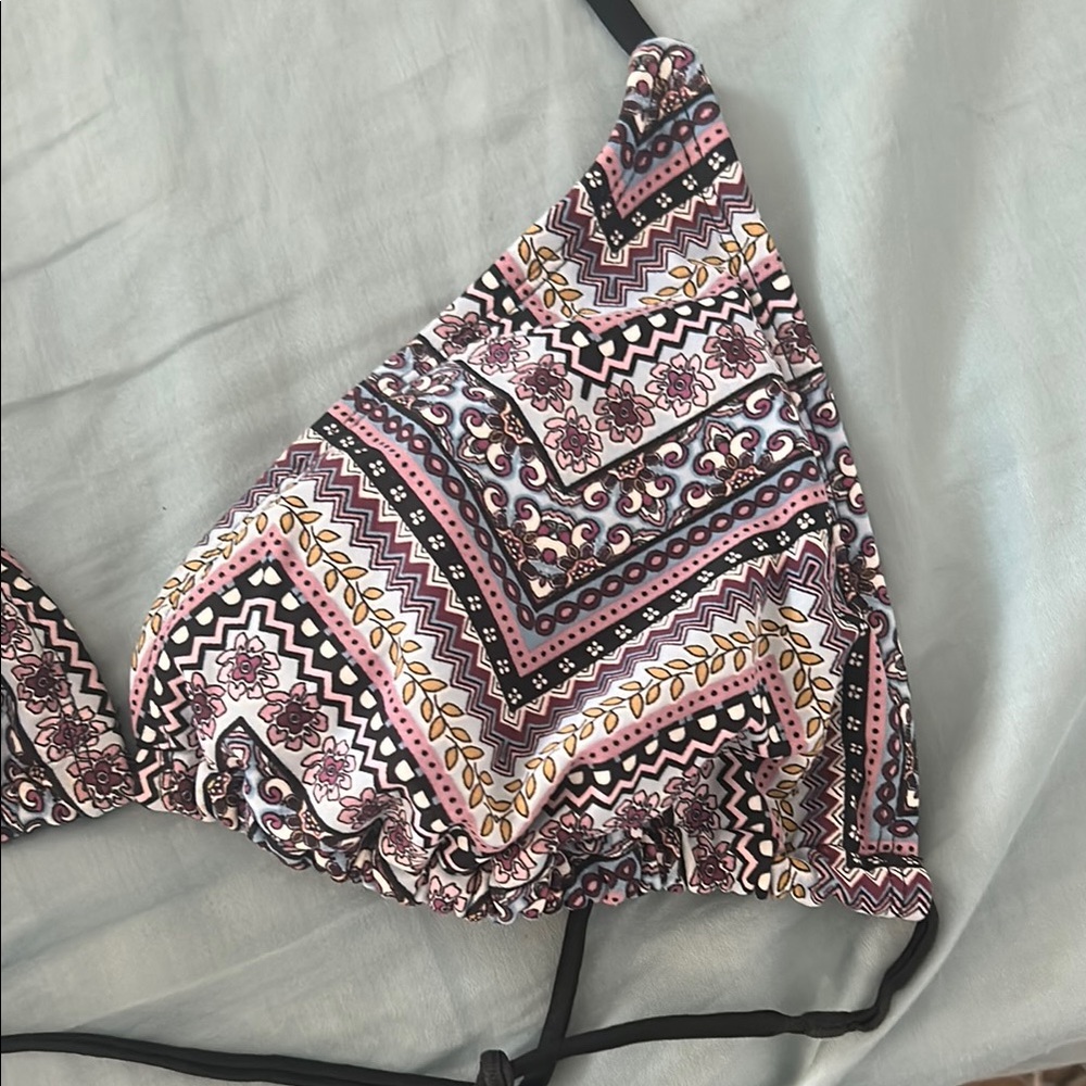 Patterned Bikini Top - Picture 2 of 4